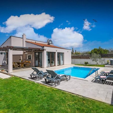 Bobo Family House With Pool Villa Vodnjan Exterior photo