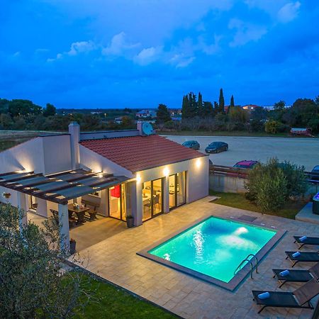 Bobo Family House With Pool Villa Vodnjan Exterior photo