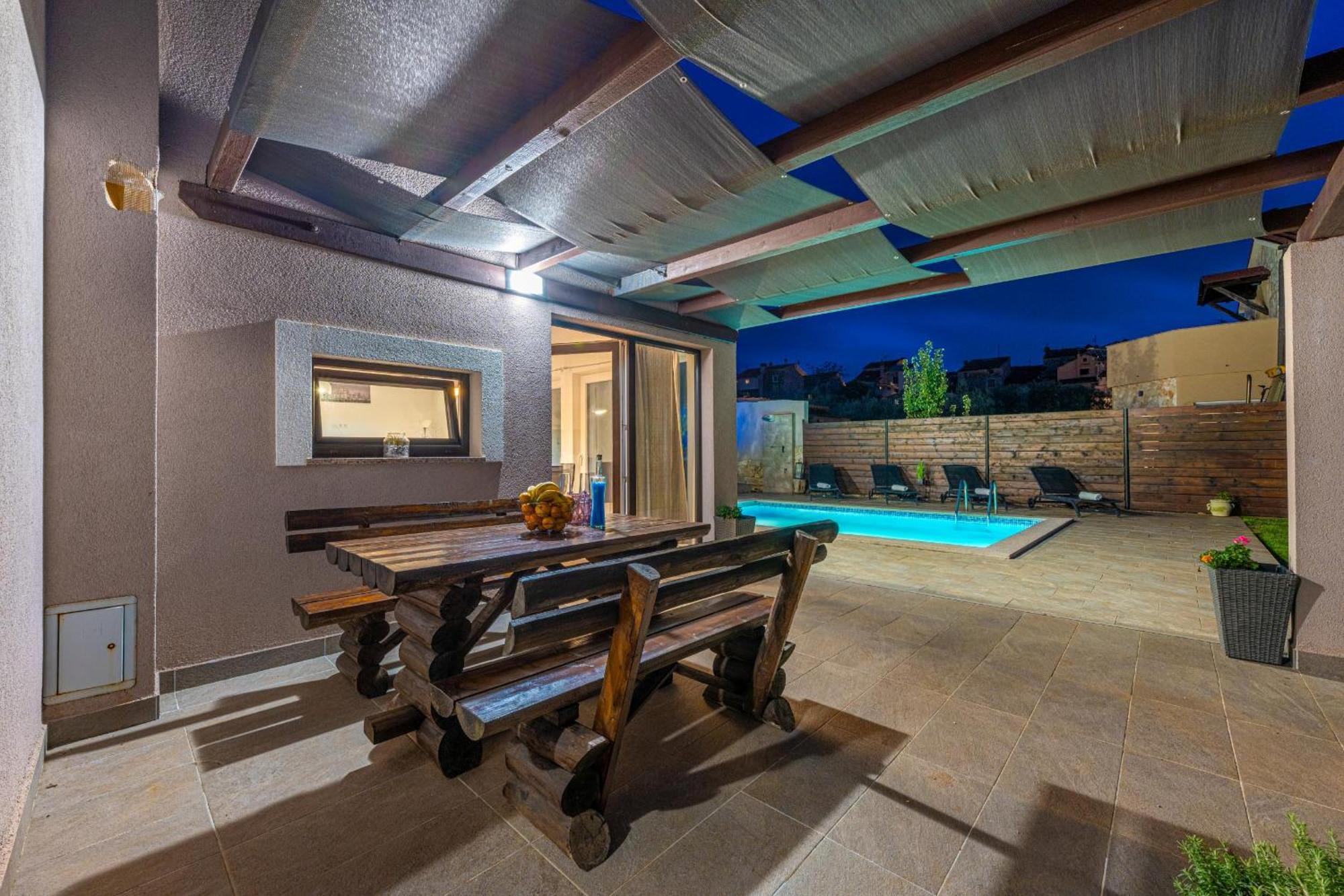Bobo Family House With Pool Villa Vodnjan Exterior photo